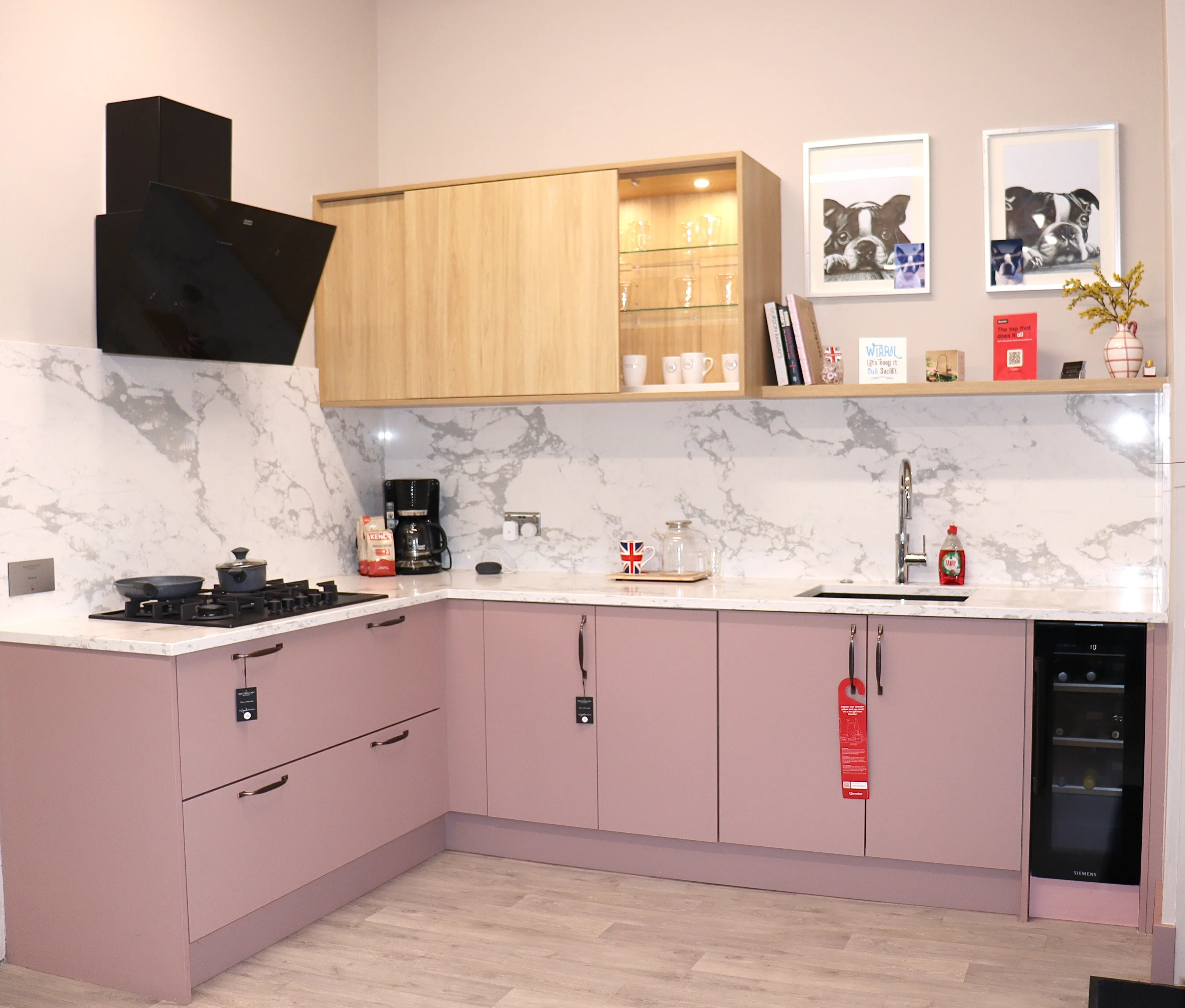 Showroom display 12